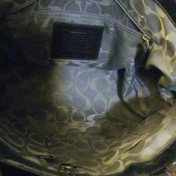 Coach G0773-11500 blk glossy shoulder bag - Picture 4 of 5